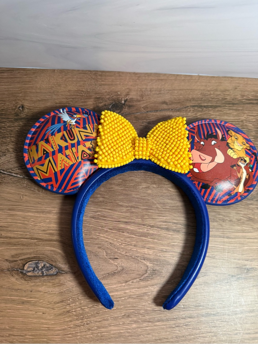 Lion King Minnie Ears DisneyCondition: Good used condition. Ships fast from a sm